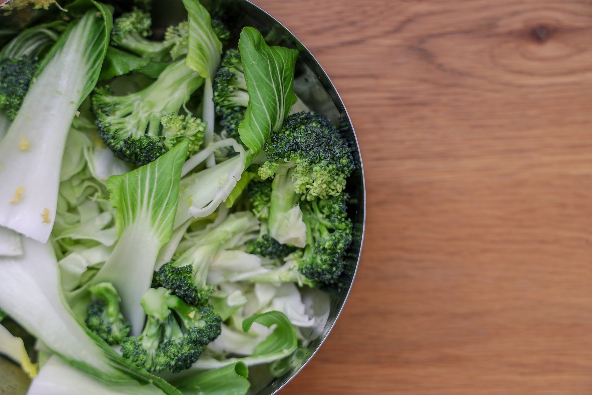 leafy greens provide an excellent source of Vitamin B