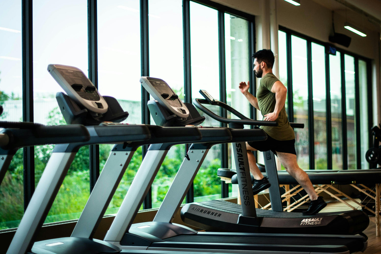  person working out at gym